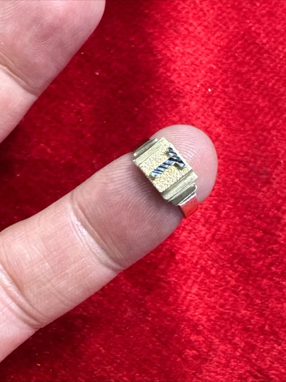 10K Yellow Gold Baby Ring Letter T Size 3 1.2g Initial Signet Ring